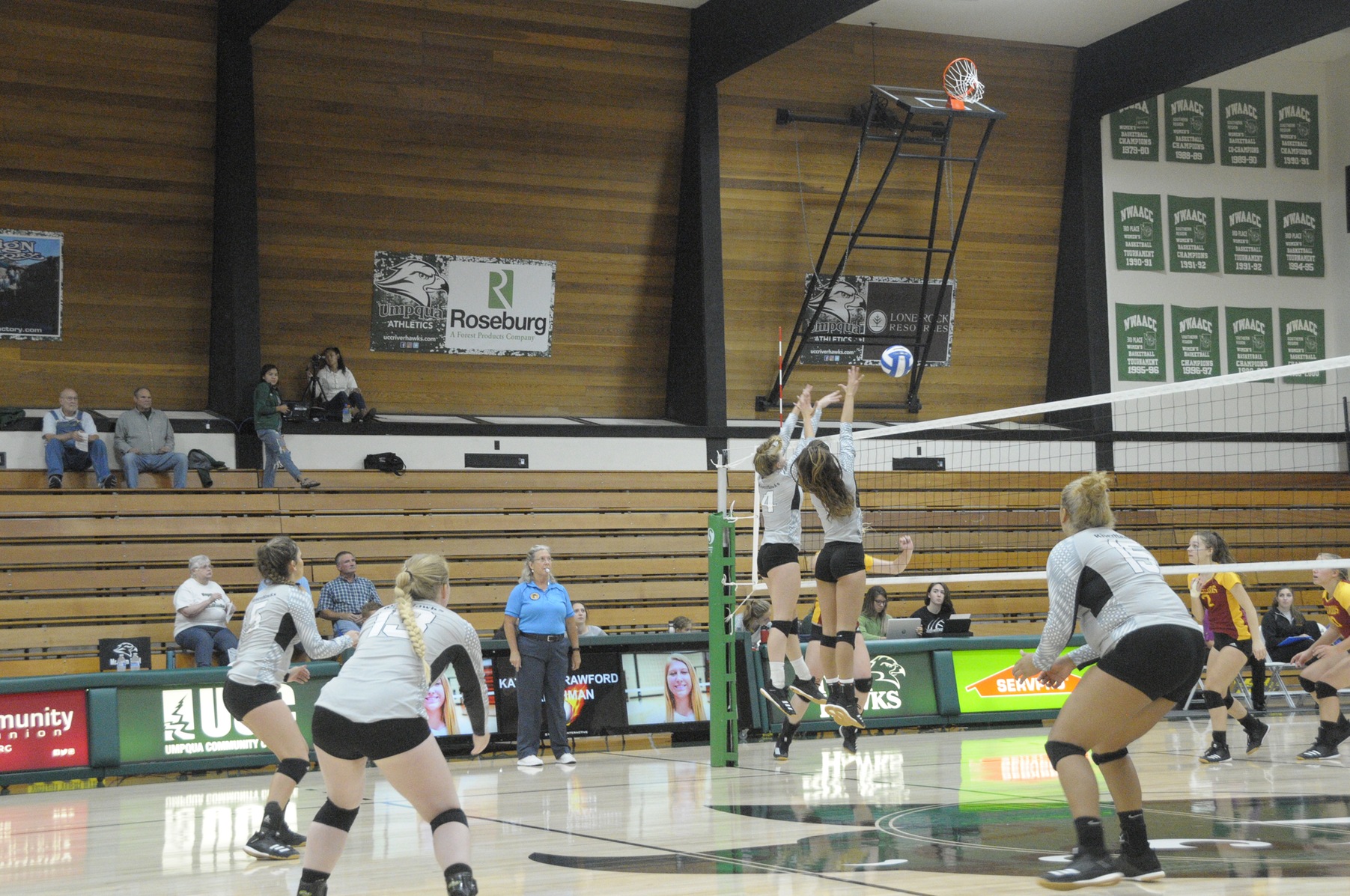RiverHawks Sweep College of the Redwoods
